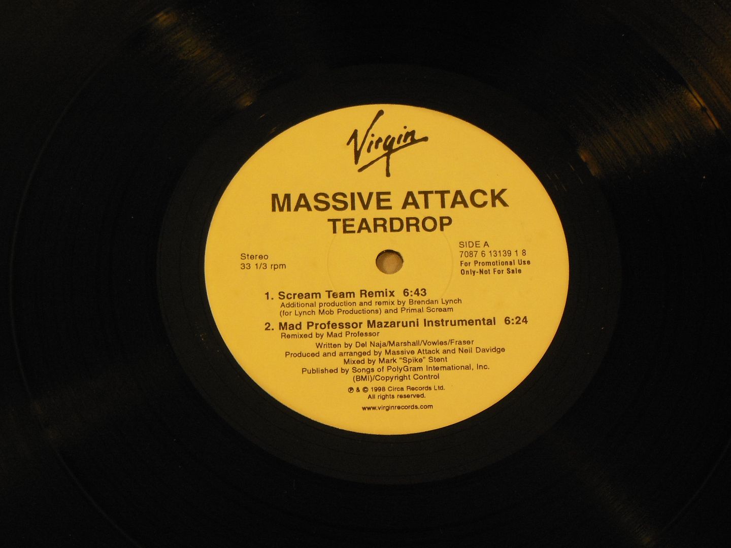 Massive Attack - Teardrop - Promo
