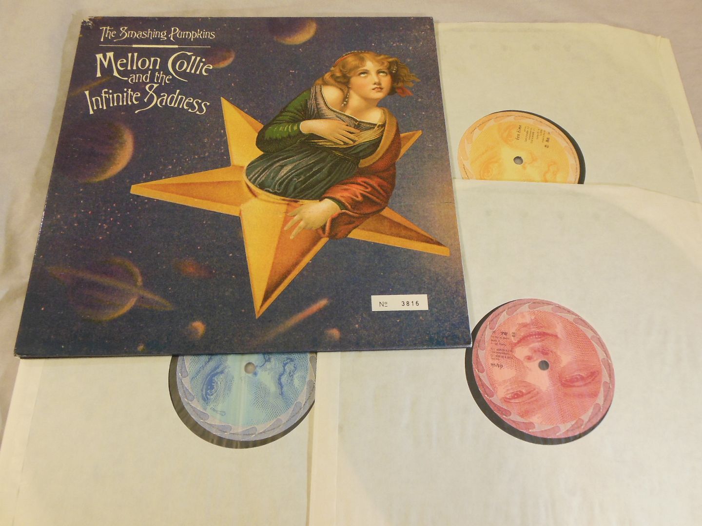 Album MELLON COLLIE AND THE INFINITE SADNESS by SMASHING PUMPKINS on