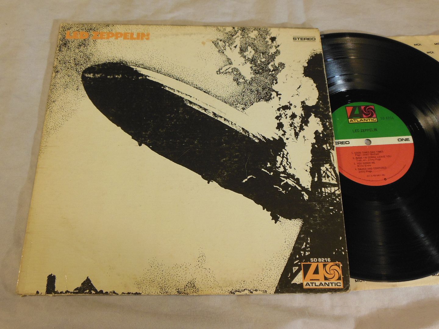 Led Zeppelin - Led Zeppelin (self-titled)