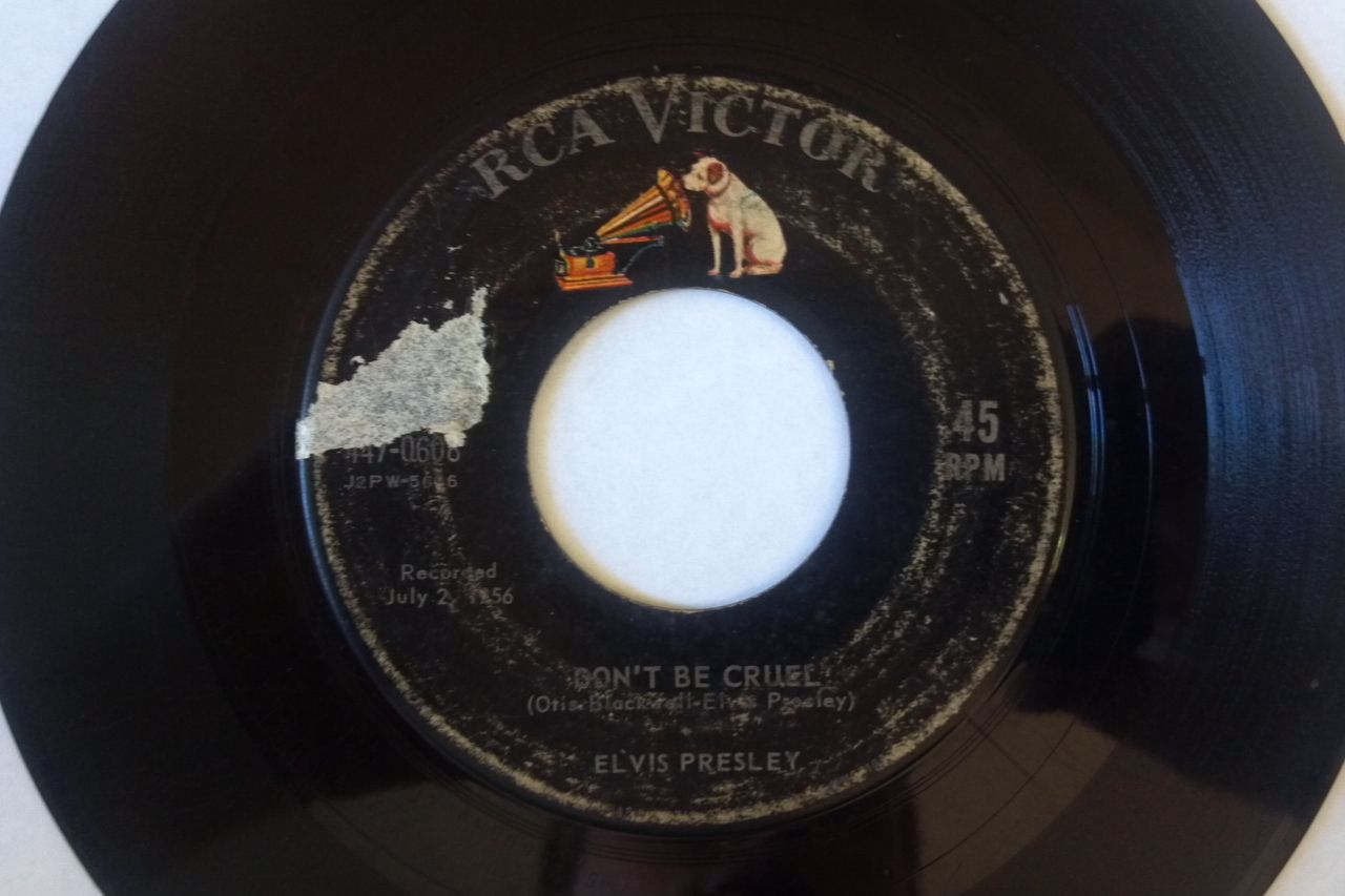 Hound Dog / Don't Be Cruel - Elvis Presley