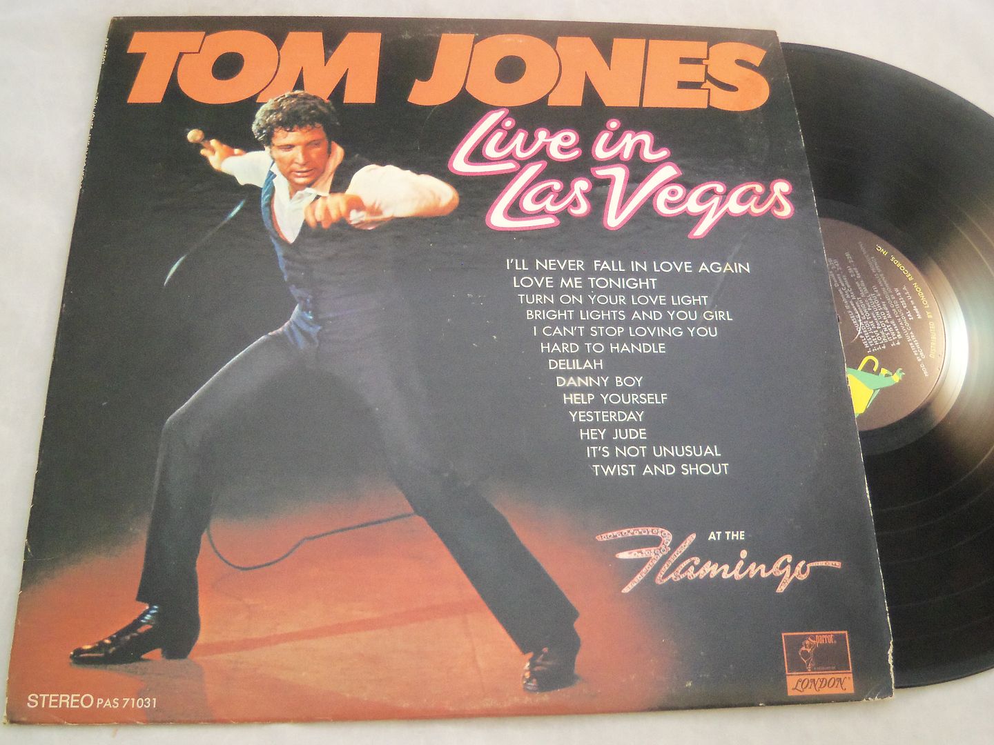 Tom Jones Live In Las Vegas Records, LPs, Vinyl and CDs MusicStack