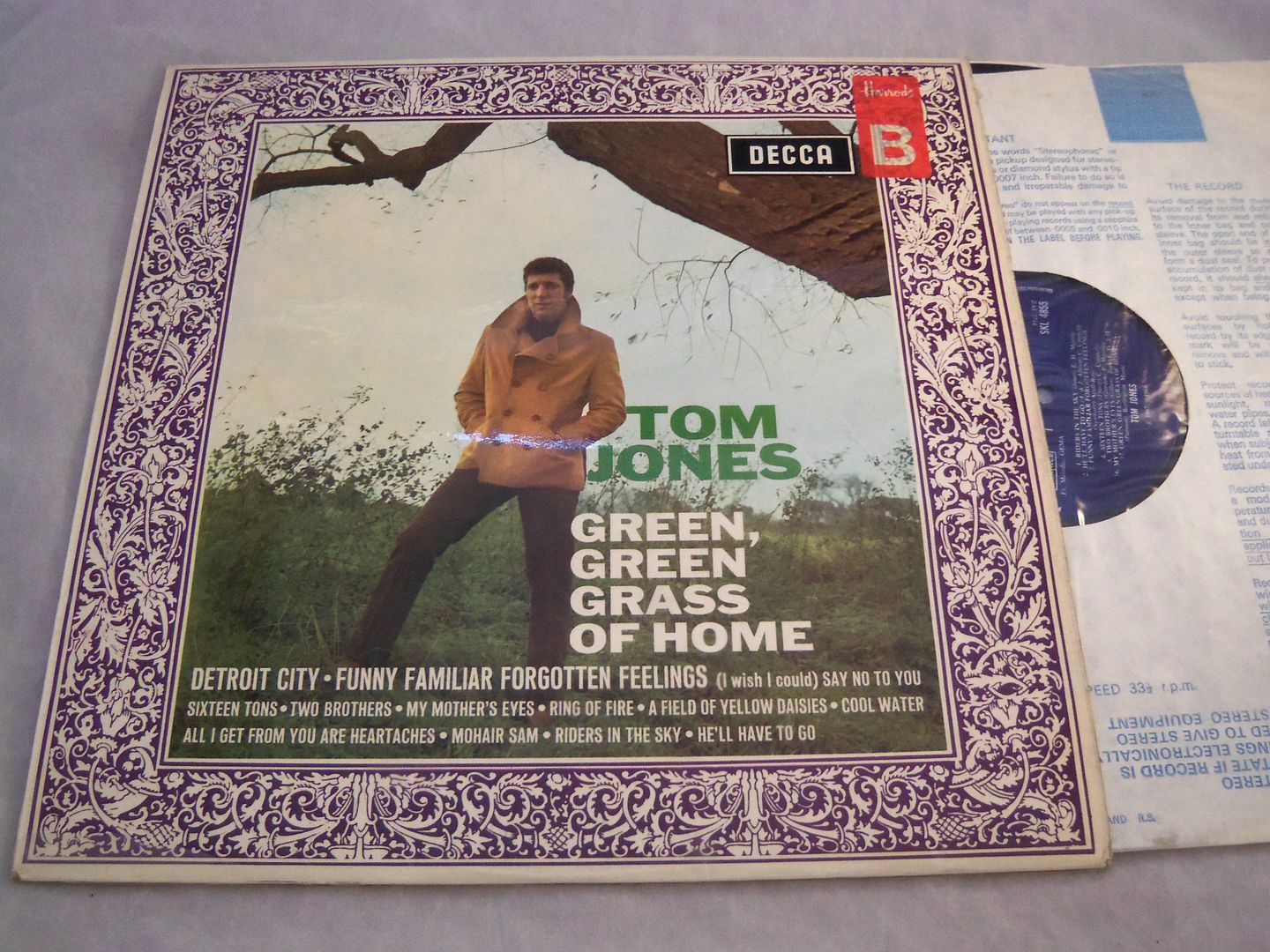 Tom Jones - Green Green Grass Of Home