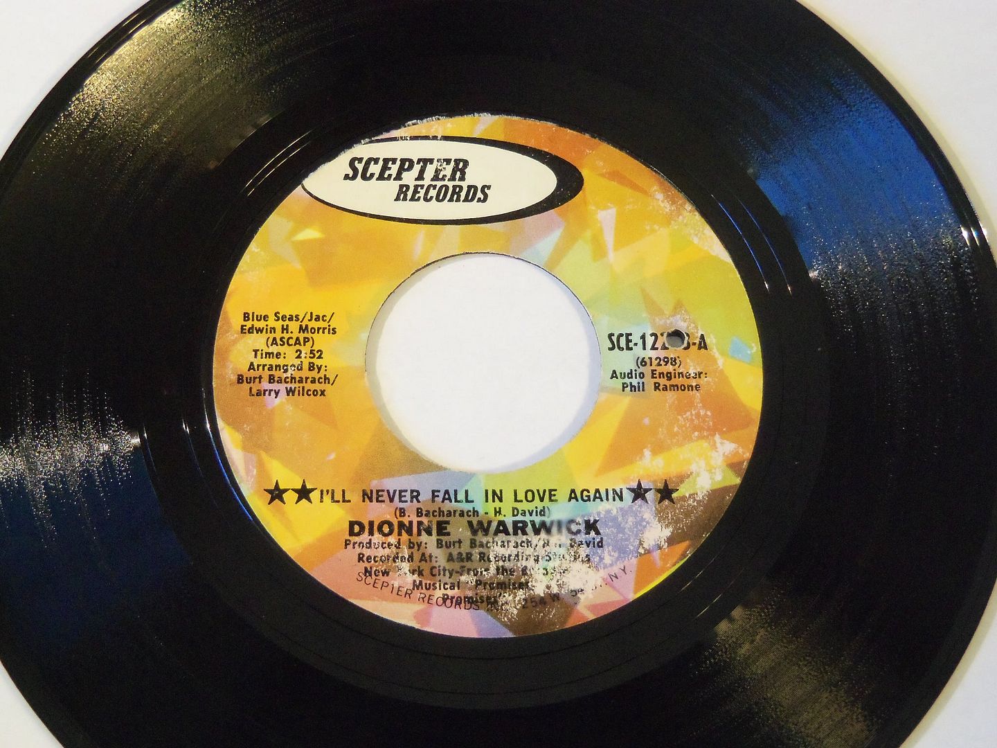Dionne Warwick - I'll Never Fall In Love Again / What The World Needs Now Is Love