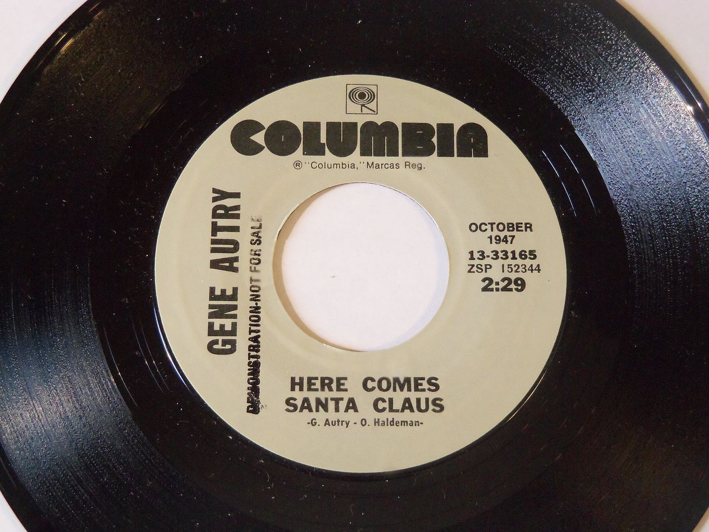 Gene Autry - Rudolph, The Red-nosed Reindeer / Here Comes Santa Claus