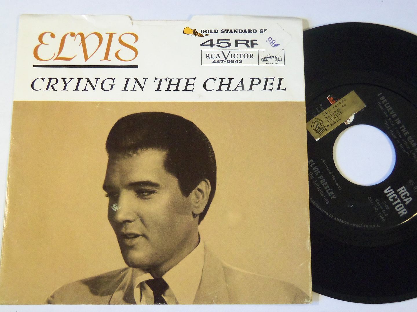 Elvis Presley - Crying In The Chapel / I Believe In The Man In The Sky Single