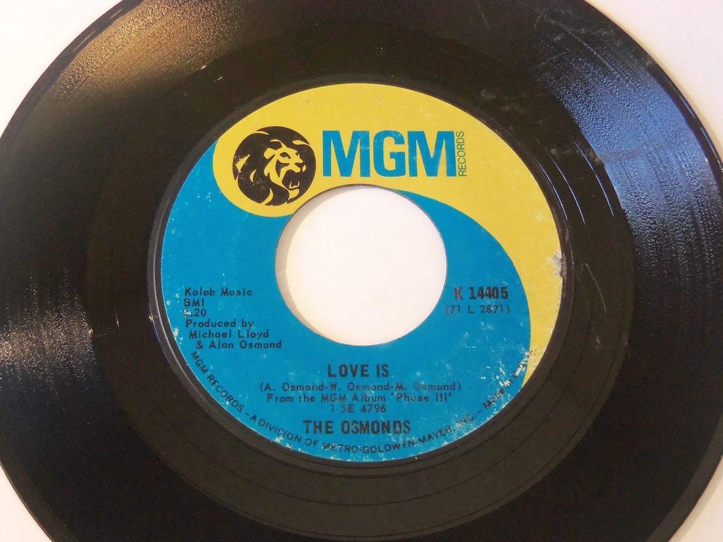 The Osmonds Hold Her Tight / Love Is 7'':45RPM