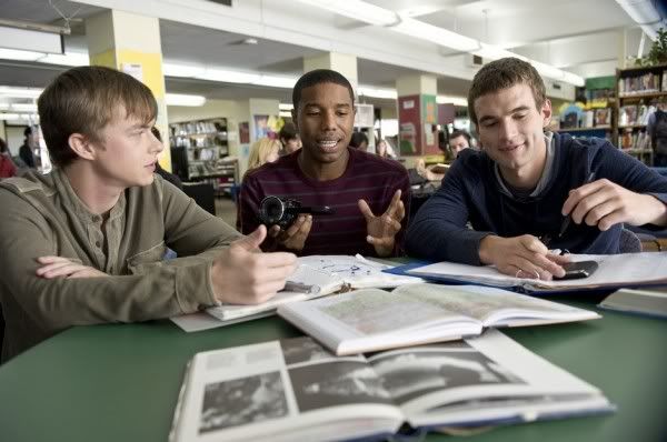 http://i1213.photobucket.com/albums/cc464/Siamkeeper/Michael-B-Jordan-Dane-DeHaan-and-Alex-Russell-in-Chronicle-2012-Movie-Image1-600x398.jpg