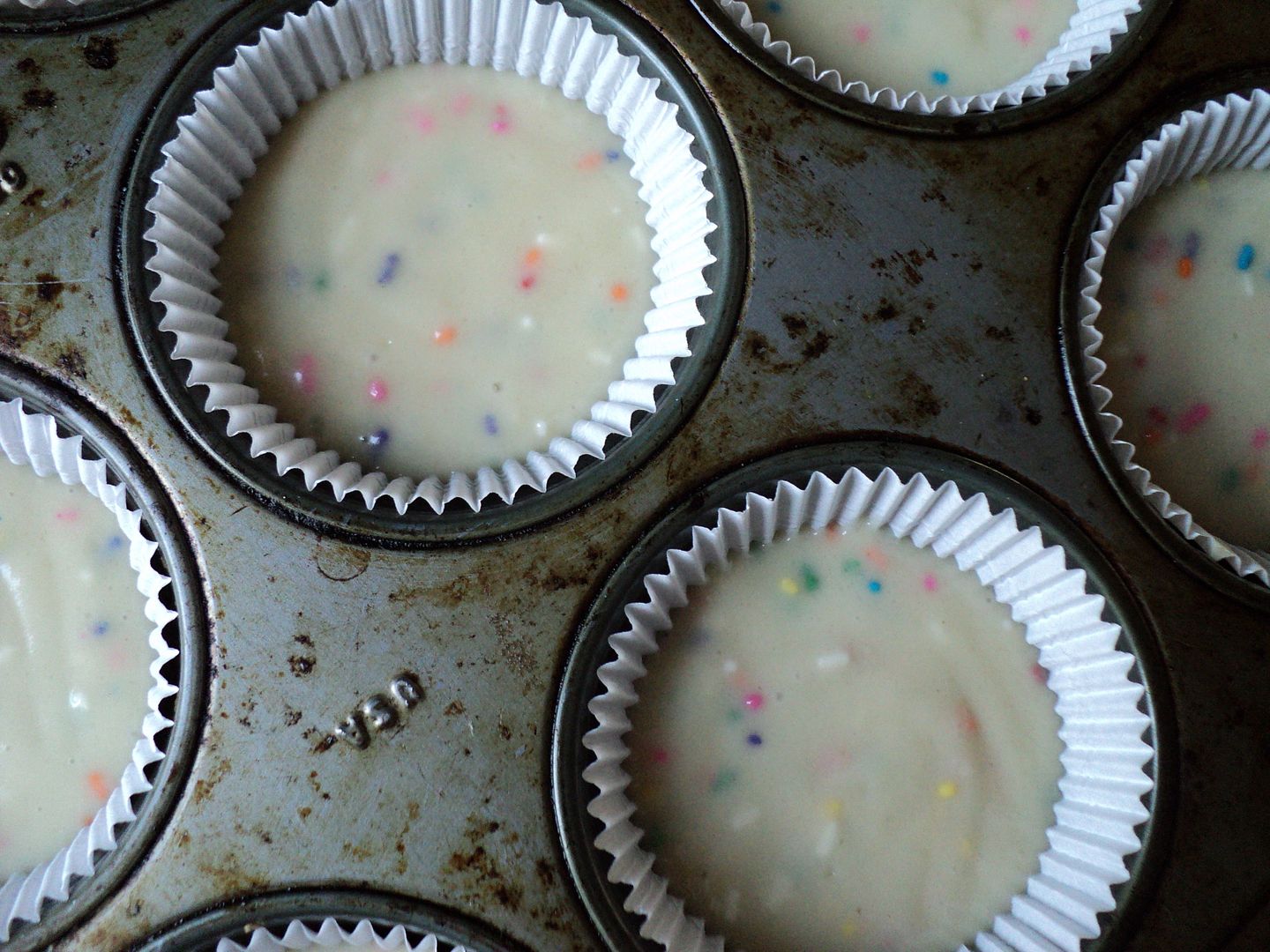 leaves and flours vegan funfetti cupcakes