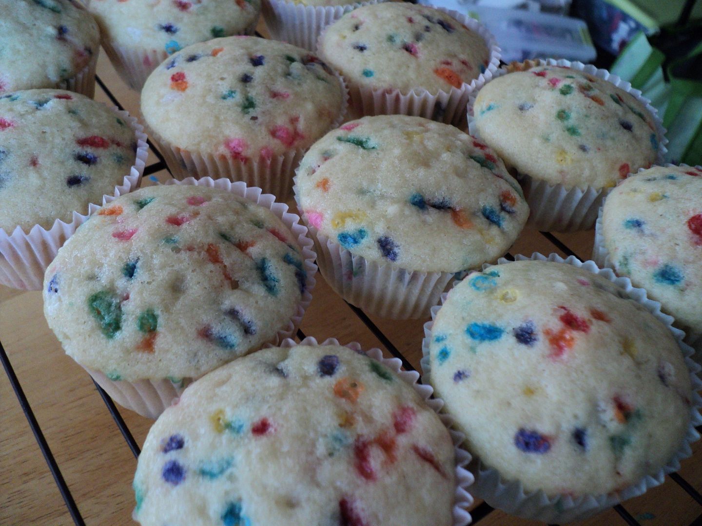 leaves and flours vegan funfetti cupcakes