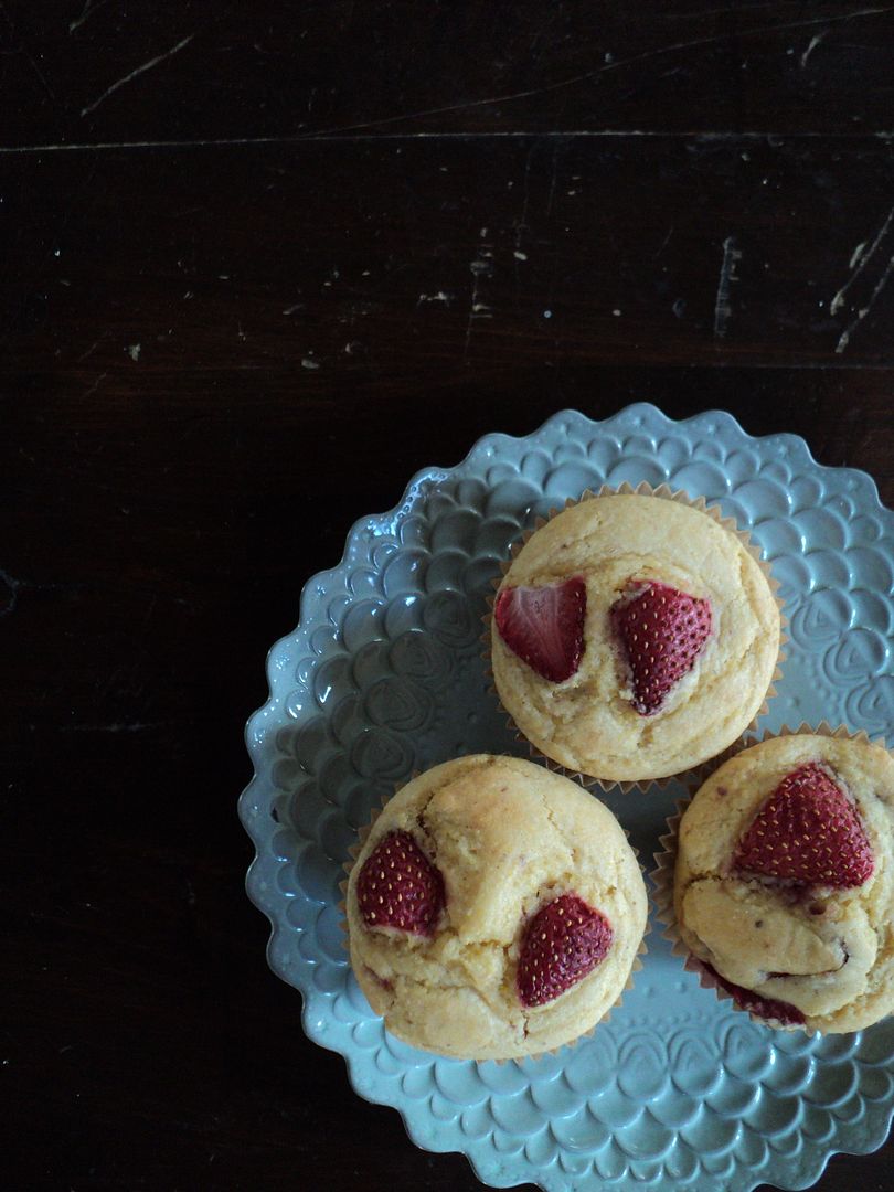 leaves and flours vegan strawberry corn muffins