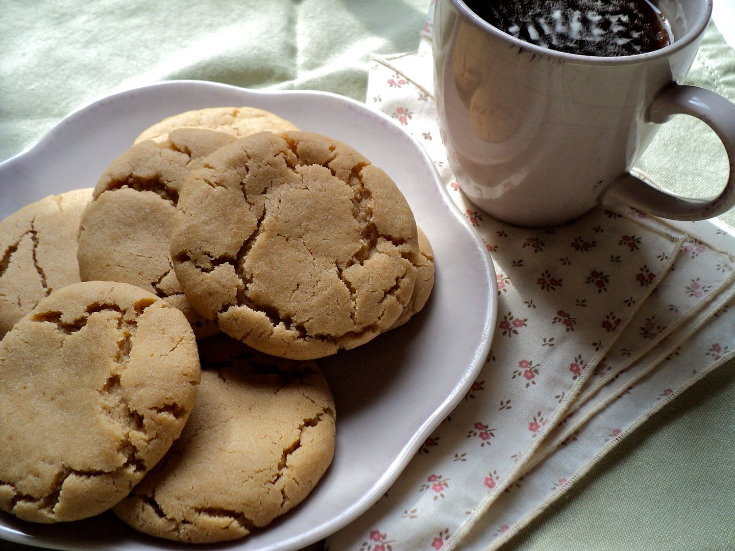 leaves and flours vegan caramel stuffed apple cider cookies