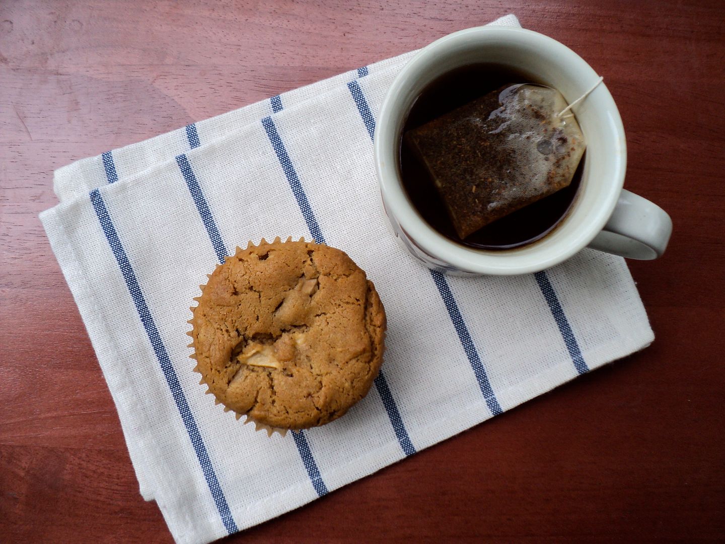 leaves and flours vegan apple speculoos muffins