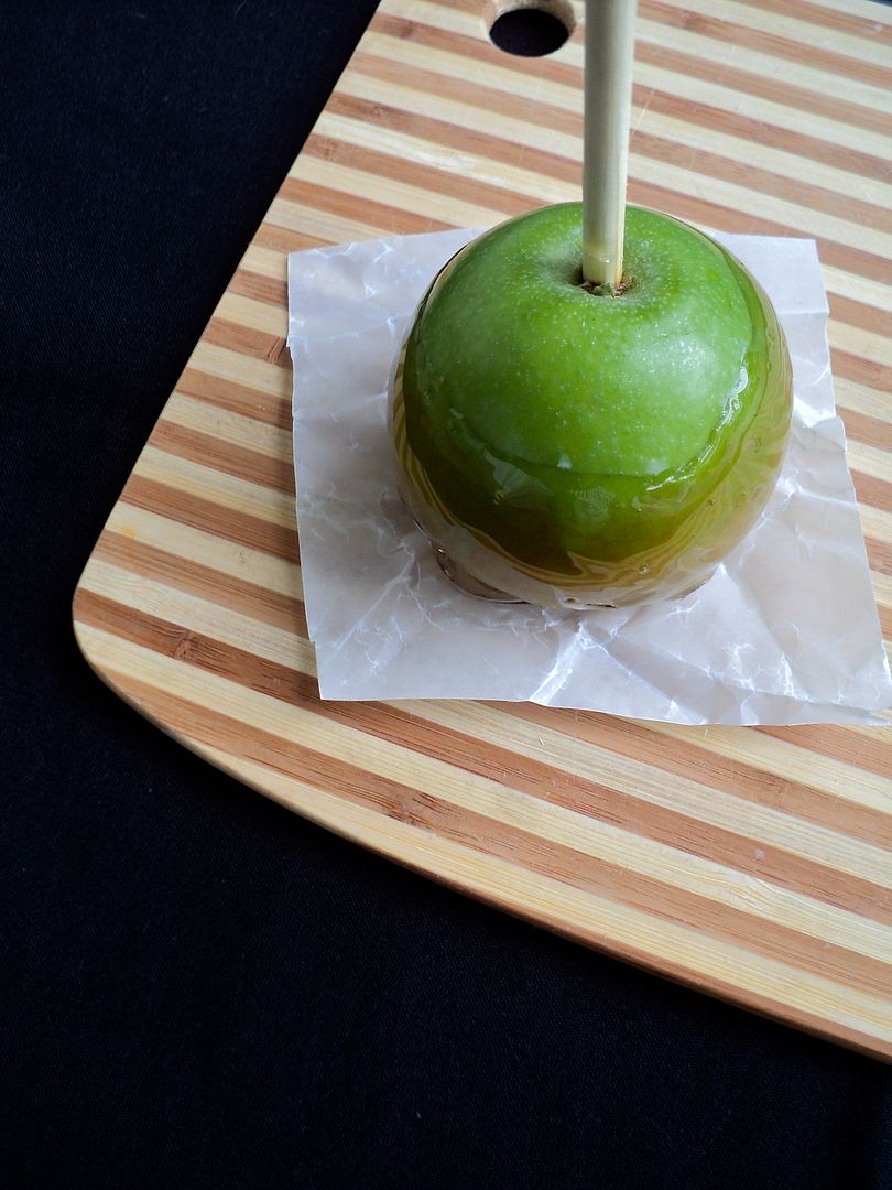 leaves and flours vegan candy apples