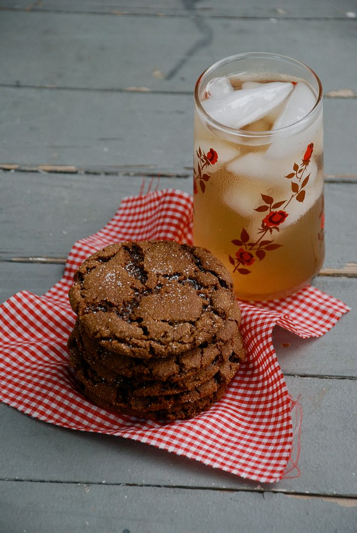 leaves and flours vegan Molasses Cookies