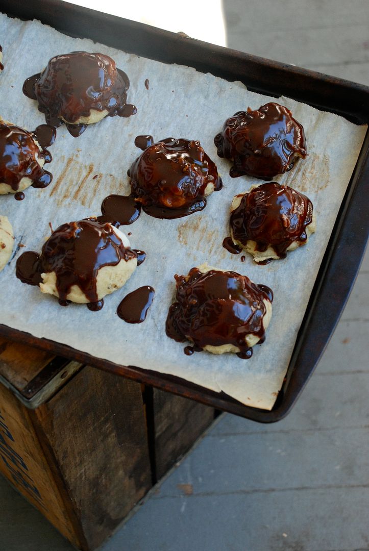 leaves and flours vegan Cream Puffs