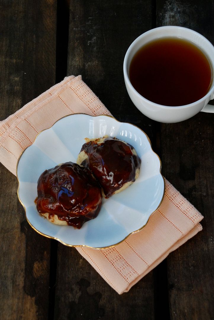 leaves and flours vegan Cream Puffs