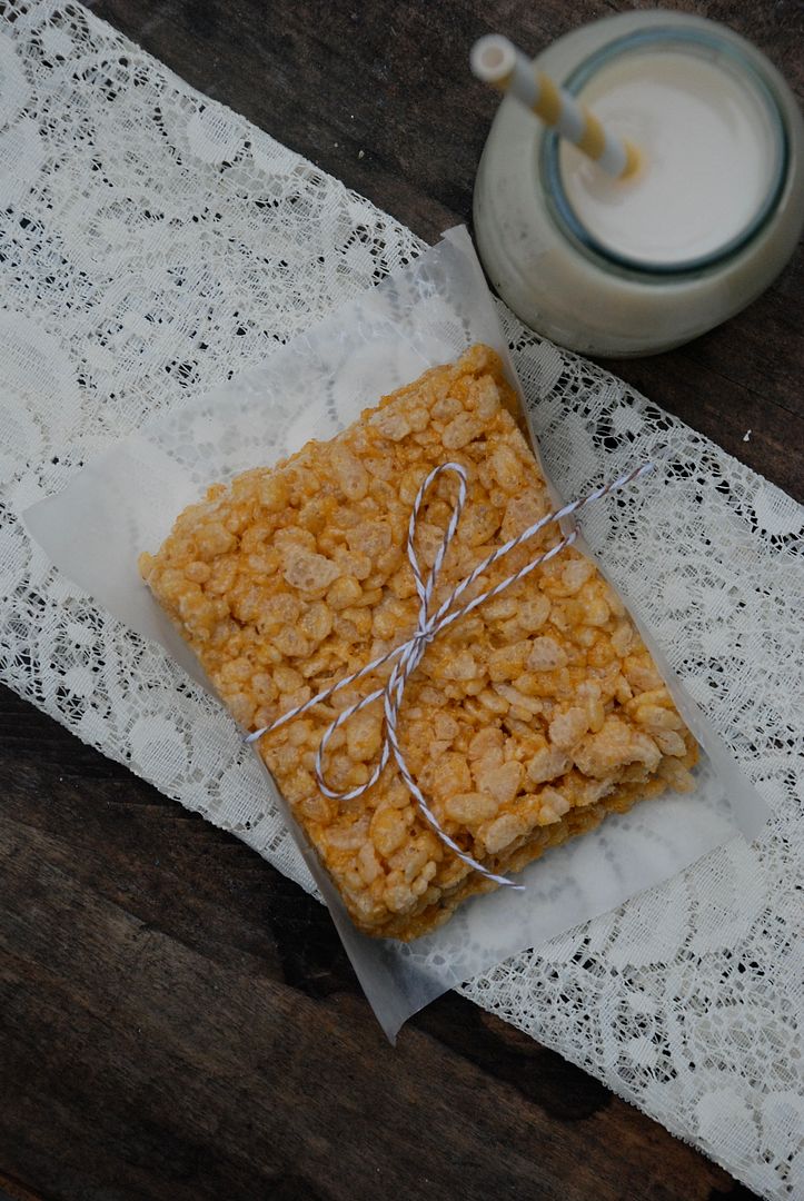 leaves and flours vegan Pumpkin Rice Crispy Treats