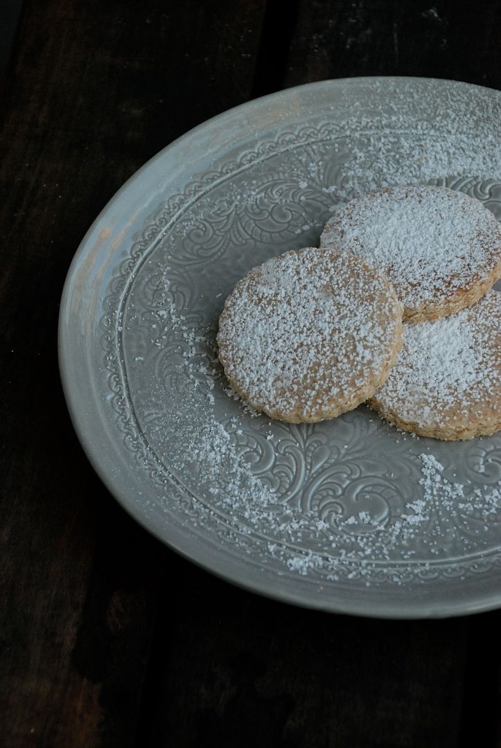 leaves and flours vegan Coconut Horchata Cookies