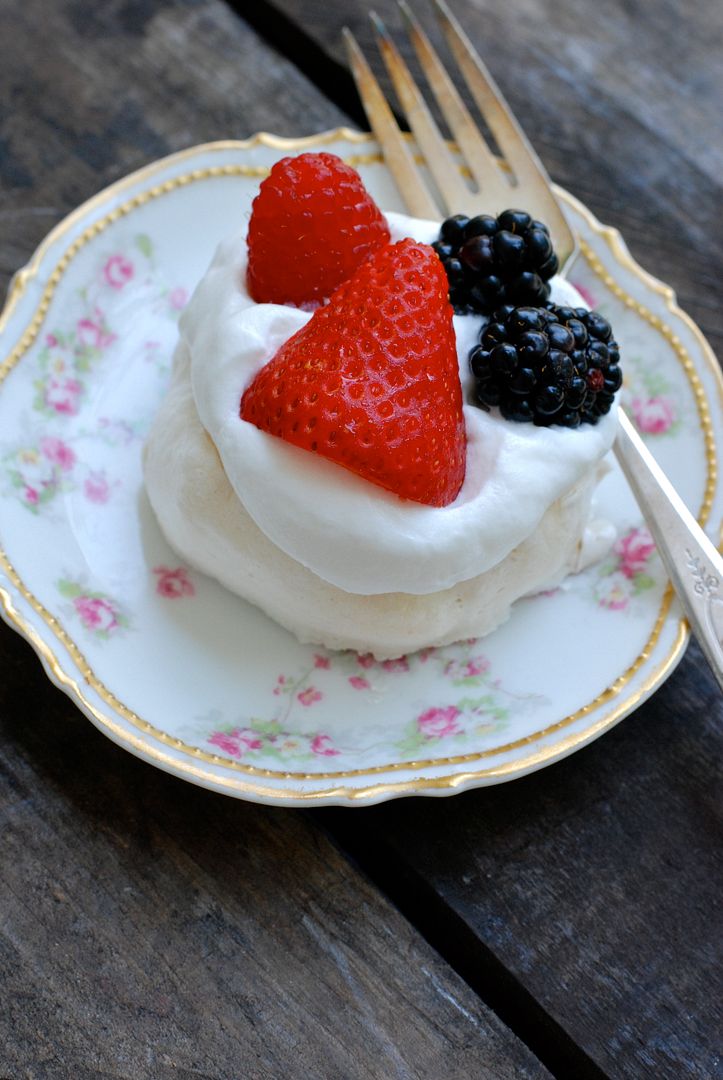 leaves and flours vegan pavlova