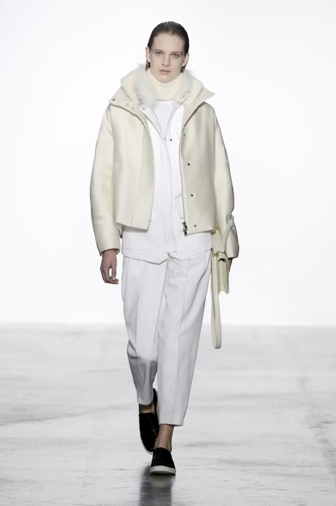  photo GiambattistaValliFall-Winter13-14look01_zpsba44292a.jpg