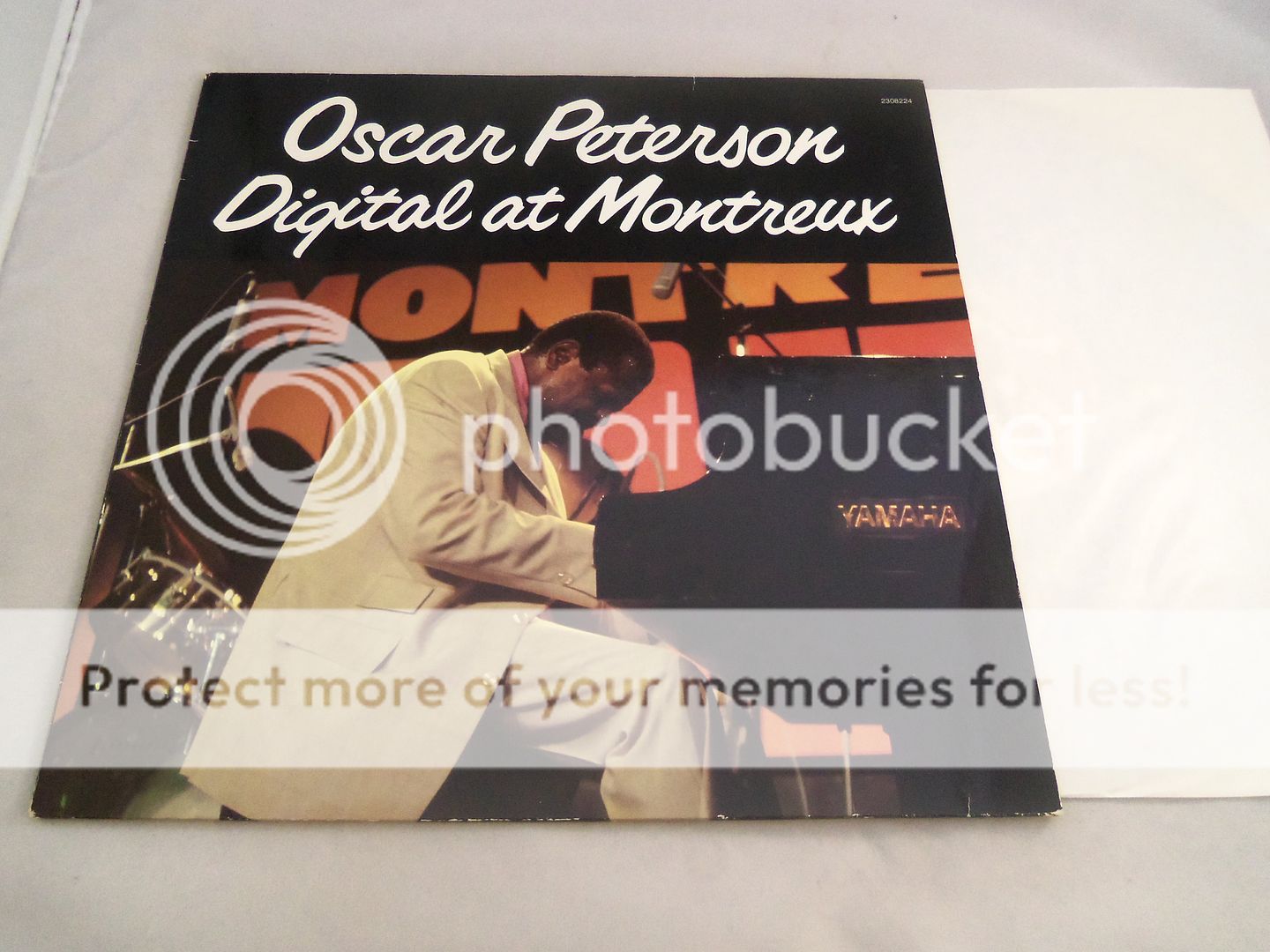 Oscar Peterson Digital At Montreux Records, Vinyl and CDs - Hard to ...